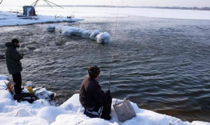 冬天钓鱼钓底的技巧